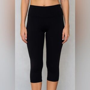 Lululemon Wunder under women’s cropped leggings Sz 6 black
